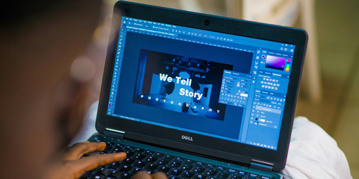 How to Become a Graphic Designer Without a Degree